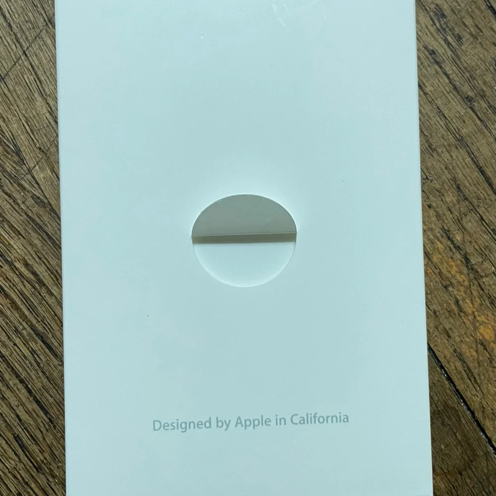 Apple White iPad Tablet - White Front, Silver Back